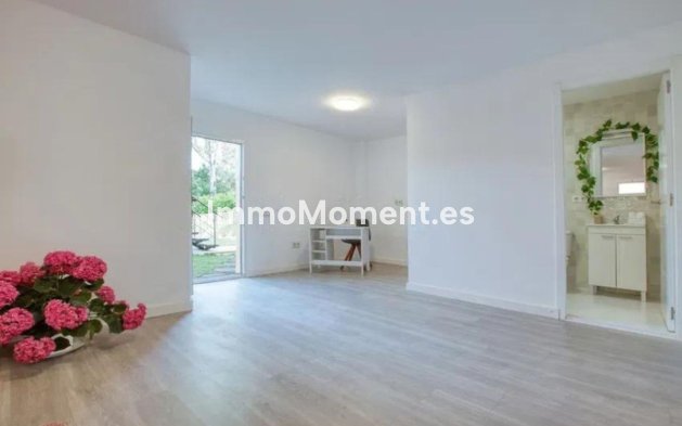 Resale - Detached villa - Estepona - Estepona Centro