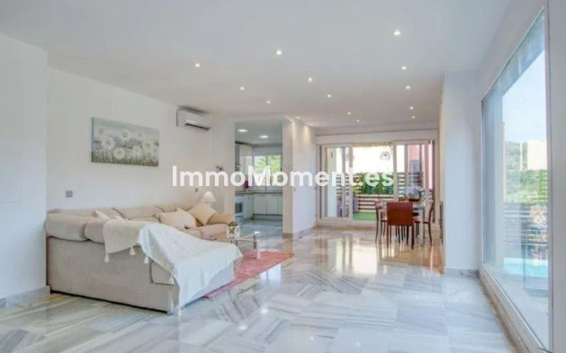 Resale - Detached villa - Estepona - Estepona Centro