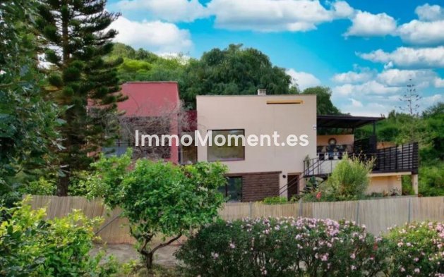 Resale - Detached villa - Estepona - Estepona Centro