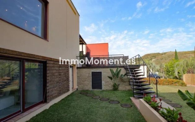 Resale - Detached villa - Estepona - Estepona Centro