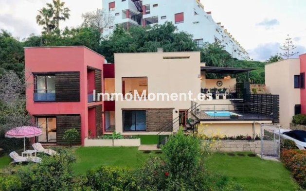 Resale - Detached villa - Estepona - Estepona Centro