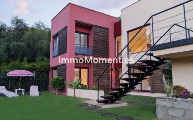 Resale - Detached villa - Estepona - Estepona Centro