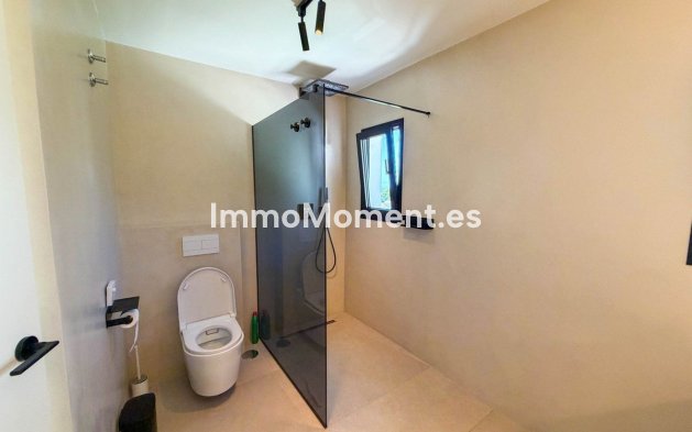 Resale - Detached villa - Marbella - Hacienda Las Chapas
