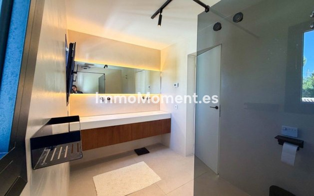 Resale - Detached villa - Marbella - Hacienda Las Chapas