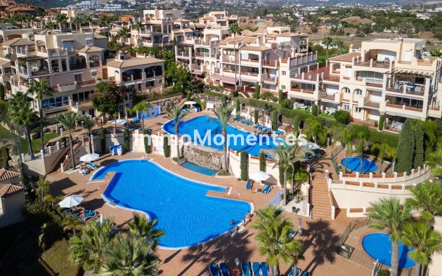 Wiederverkauf - Wohnung - Estepona  - Atalaya