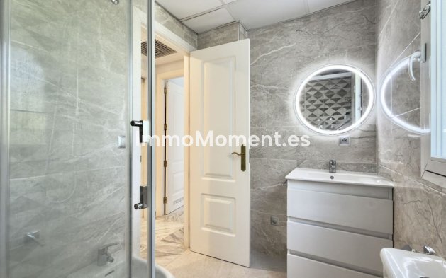Wiederverkauf - Wohnung - Marbella - Nueva Andalucía