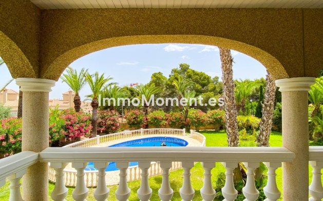Wiederverkauf - Freistehende Villa - Orihuela Costa - Villamartín