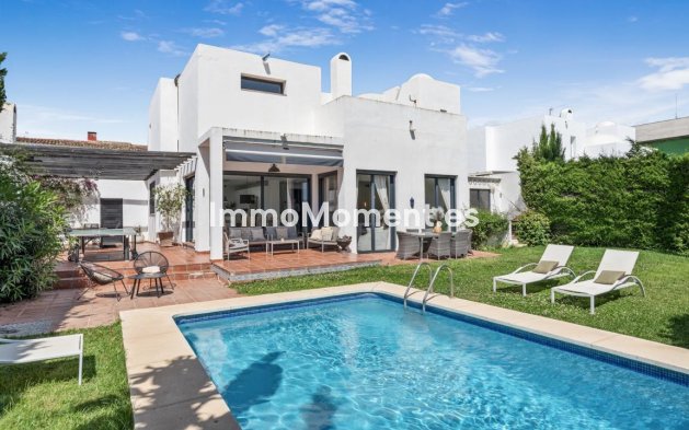 Reventa - Villa independiente - Marbella - Nueva Andalucía
