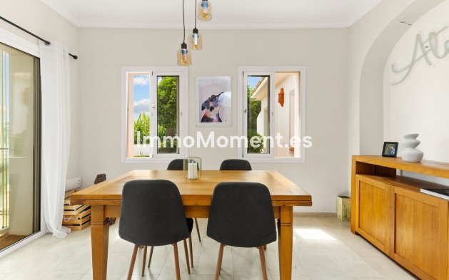 Reventa - Villa independiente - Estepona  - Estepona Centro