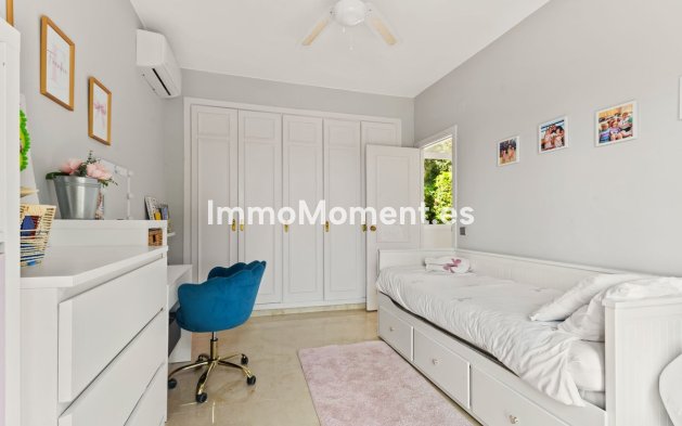 Reventa - Villa independiente - Estepona  - Estepona Centro