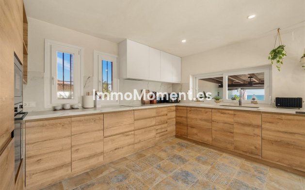 Wiederverkauf - Freistehende Villa - Estepona  - Estepona Centro