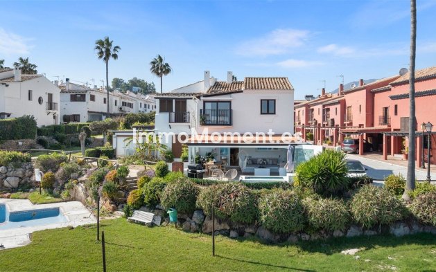 Wiederverkauf - Freistehende Villa - Estepona  - Estepona Centro