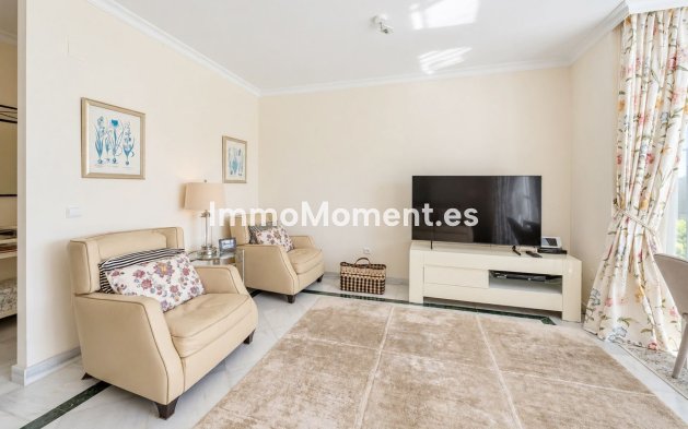 Resale - Apartment - Marbella - Elviria