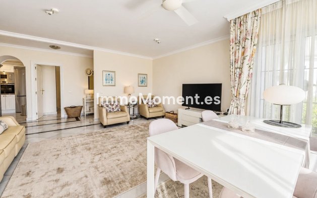 Resale - Apartment - Marbella - Elviria