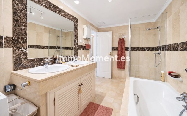 Resale - Apartment - Marbella - Elviria
