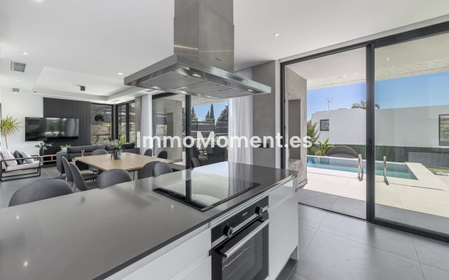 Wiederverkauf - Freistehende Villa - Estepona  - Valle Romano