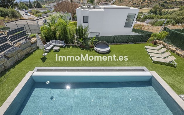 Wiederverkauf - Freistehende Villa - Estepona  - Valle Romano