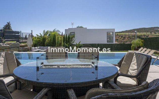 Wiederverkauf - Freistehende Villa - Estepona  - Valle Romano