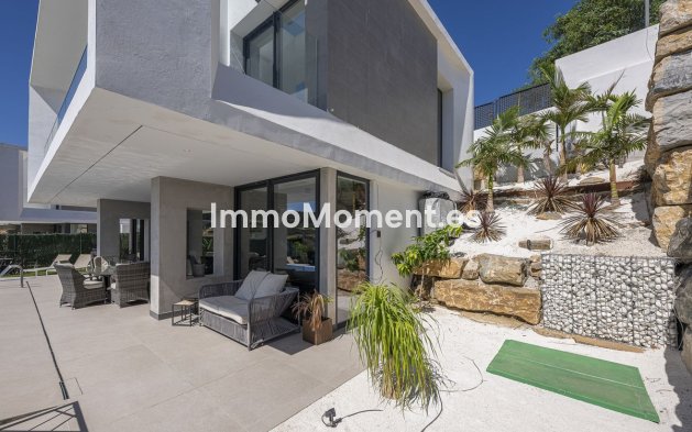 Wiederverkauf - Freistehende Villa - Estepona  - Valle Romano