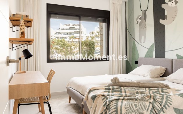 Resale - Apartment - Estepona - Estepona Centro
