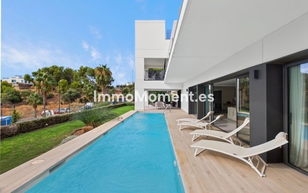 Wiederverkauf - Freistehende Villa - Benalmadena - Torremuelle