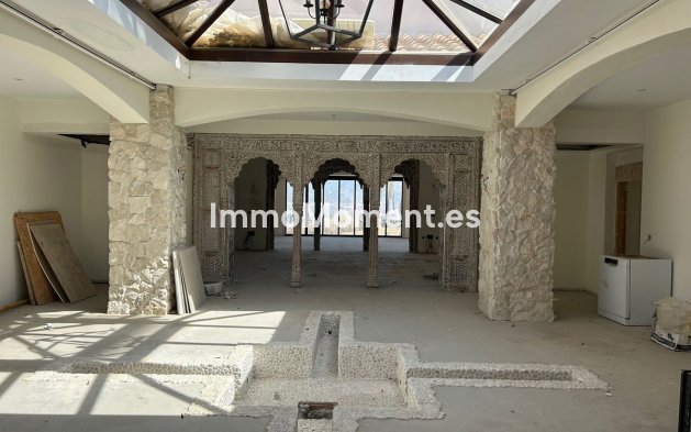 Resale - Detached villa - Marbella - La Mairena