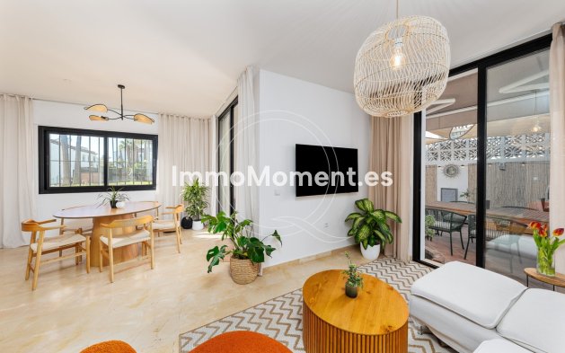 Resale - Detached villa - Estepona - Estepona Centro