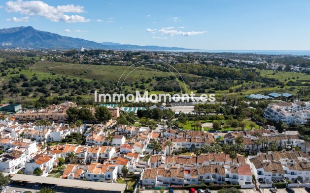 Resale - Detached villa - Estepona - Estepona Centro
