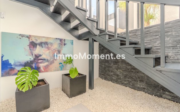 Resale - Detached villa - Marbella - Nueva Andalucía