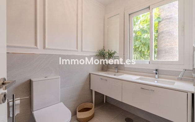 Resale - Detached villa - Marbella - Nueva Andalucía