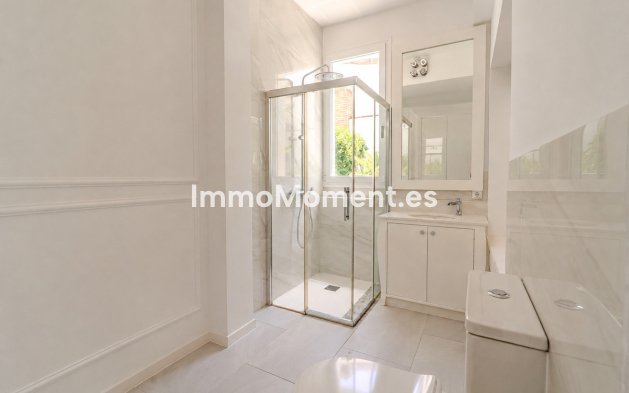 Resale - Detached villa - Marbella - Nueva Andalucía
