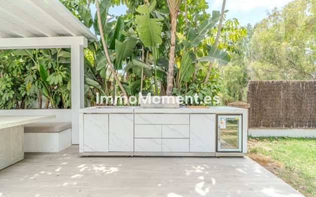 Resale - Detached villa - Marbella - Nueva Andalucía