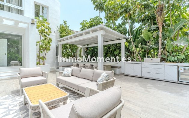 Resale - Detached villa - Marbella - Nueva Andalucía