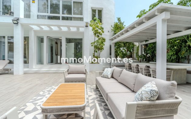 Resale - Detached villa - Marbella - Nueva Andalucía
