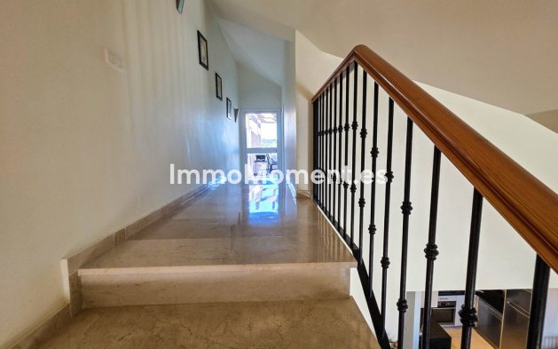 Resale - Apartment - Manilva - La Duquesa