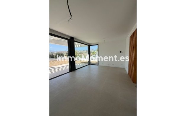 Resale - Detached villa - Estepona - Atalaya