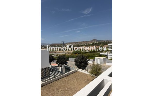 Resale - Detached villa - Estepona - Atalaya