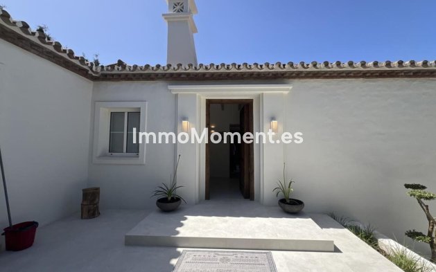Resale - Detached villa - Marbella - Guadalmina Alta