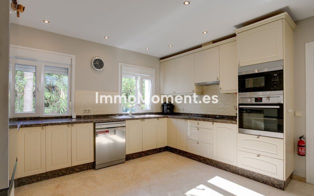 Wiederverkauf - Freistehende Villa - Estepona  - New Golden Mile