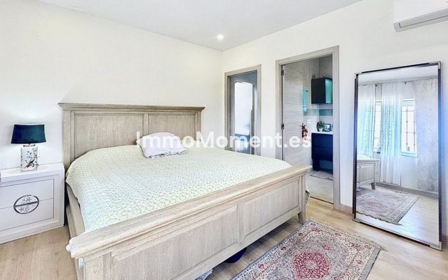 Wiederverkauf - Freistehende Villa - Estepona  - Estepona Centro