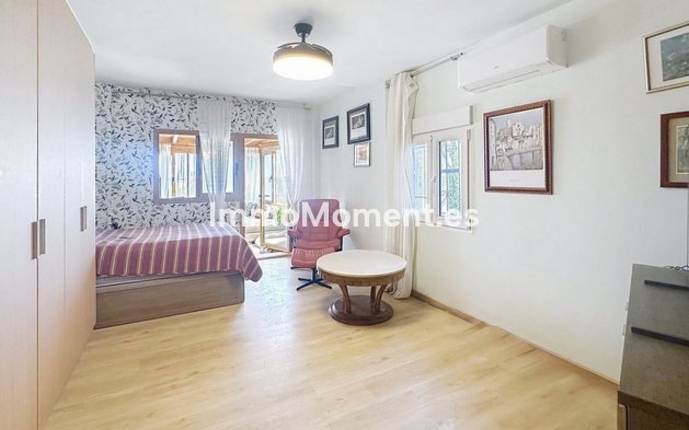 Wiederverkauf - Freistehende Villa - Estepona  - Estepona Centro