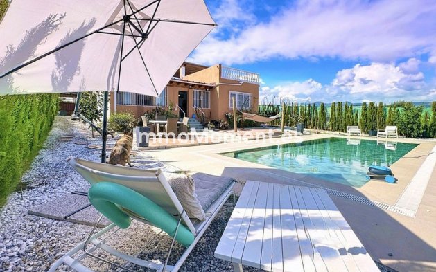 Wiederverkauf - Freistehende Villa - Estepona  - Estepona Centro