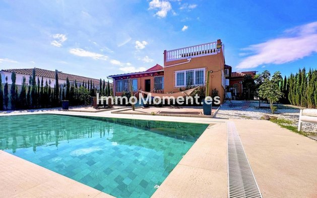 Wiederverkauf - Freistehende Villa - Estepona  - Estepona Centro