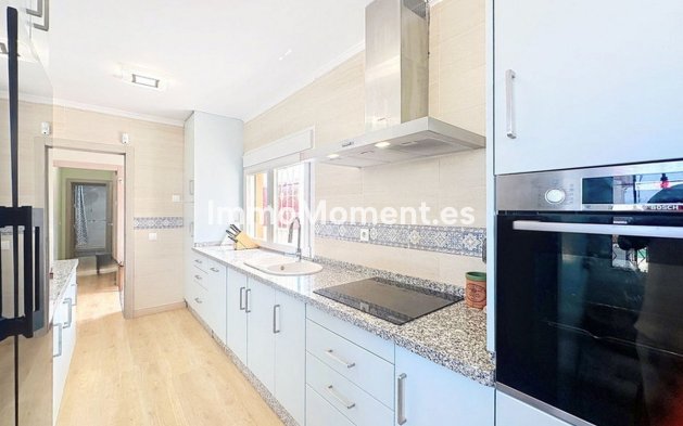 Wiederverkauf - Freistehende Villa - Estepona  - Estepona Centro