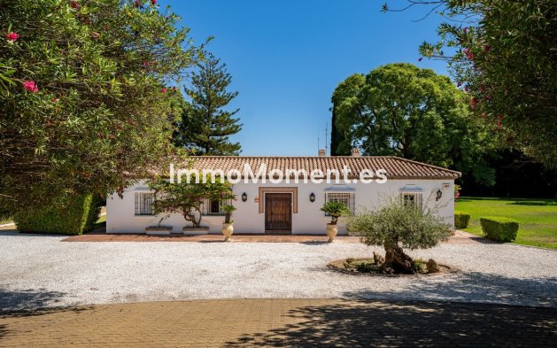 Reventa - Casa de campo - Estepona  - Cancelada
