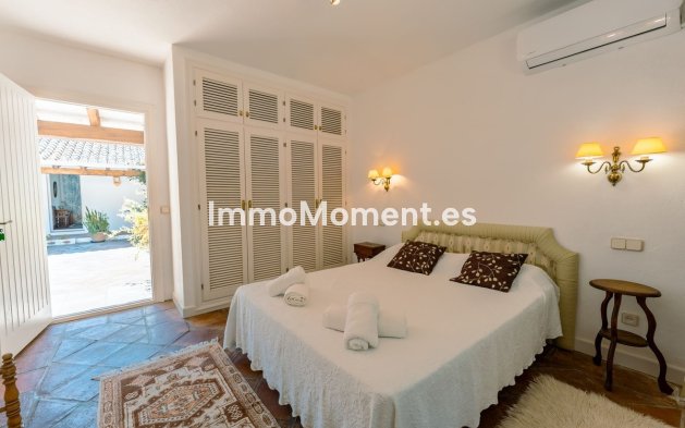 Reventa - Casa de campo - Estepona  - Cancelada