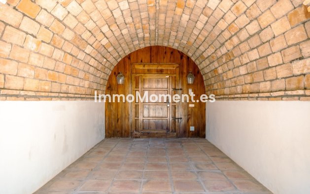 Reventa - Casa de campo - Estepona  - Cancelada