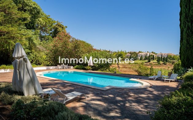Reventa - Casa de campo - Estepona  - Cancelada