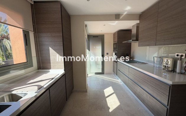 Revente - Appartement - Estepona  - Atalaya