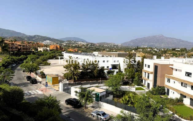 Revente - Appartement - Estepona  - Atalaya